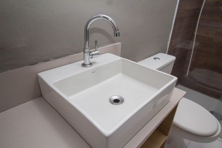 Casa à venda com 120m², 2 quartos e 2 vagas Casa à venda com 120m², 2 quartos e 2 vagasBanheiro Social