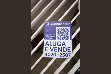 Casa à venda com 120m², 2 quartos e 2 vagas Casa à venda com 120m², 2 quartos e 2 vagasFachada - Placa instalada