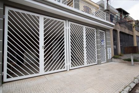 Casa à venda com 120m², 2 quartos e 2 vagas Casa à venda com 120m², 2 quartos e 2 vagasGaragem