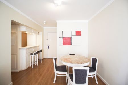 Apartamento para alugar com 69m², 2 quartos e 2 vagasSala