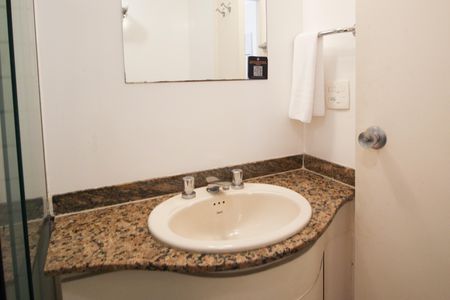 Apartamento para alugar com 69m², 2 quartos e 2 vagasBanheiro