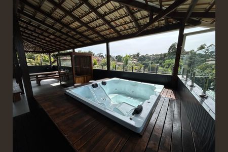 Casa à venda com 599m², 3 quartos e 3 vagas