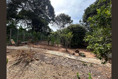 Casa à venda com 3 quartos, 599m² em Tupã, Contagem
