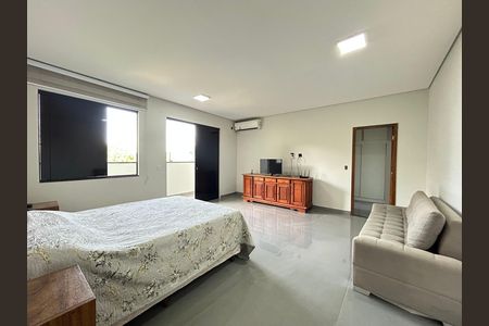 Casa à venda com 599m², 3 quartos e 3 vagas