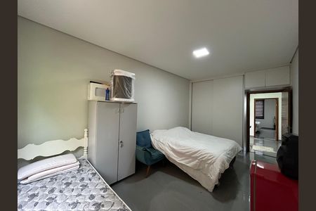 Casa à venda com 599m², 3 quartos e 3 vagas