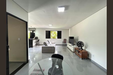 Casa à venda com 599m², 3 quartos e 3 vagas