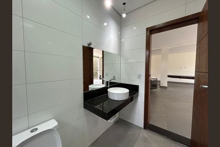 Casa à venda com 3 quartos, 599m² em Tupã, Contagem