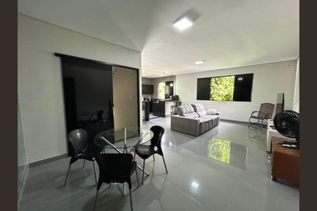 Casa à venda com 3 quartos, 599m² em Tupã, Contagem