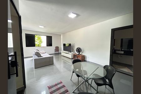 Casa à venda com 599m², 3 quartos e 3 vagas