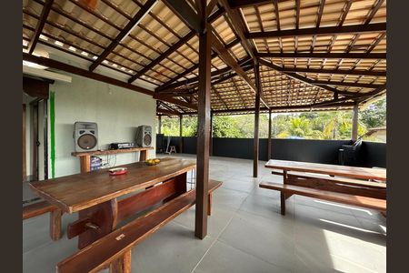 Casa à venda com 599m², 3 quartos e 3 vagas