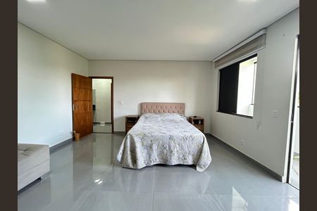 Casa à venda com 599m², 3 quartos e 3 vagas