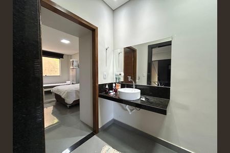 Casa à venda com 3 quartos, 599m² em Tupã, Contagem