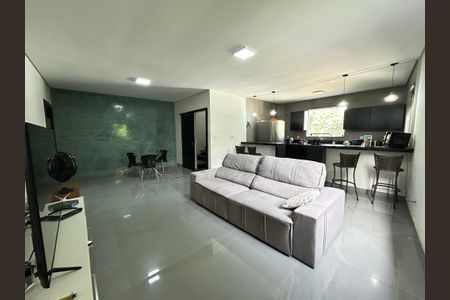 Casa à venda com 3 quartos, 599m² em Tupã, Contagem
