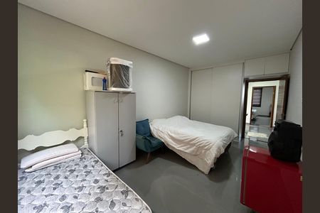 Casa à venda com 599m², 3 quartos e 3 vagas