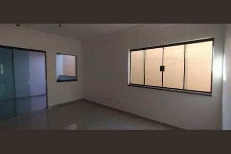 Casa à venda com 4 quartos, 211m² em Parque São Lucas, São Paulo