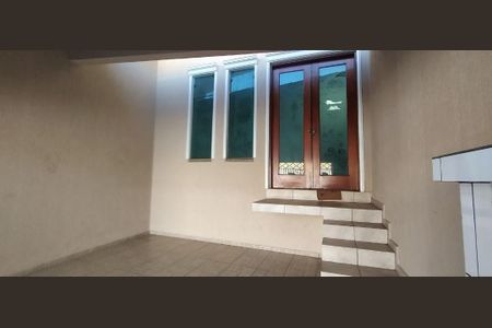 Casa à venda com 4 quartos, 211m² em Parque São Lucas, São Paulo