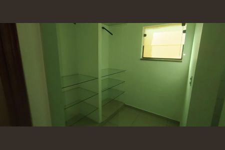 Casa à venda com 4 quartos, 211m² em Parque São Lucas, São Paulo