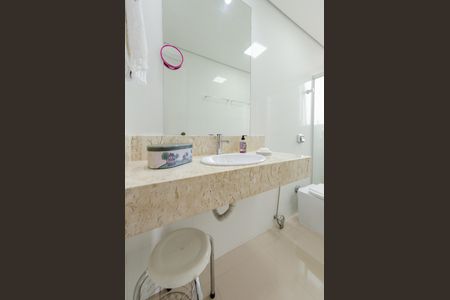 Apartamento à venda com 120m², 4 quartos e 2 vagasBanheiro social