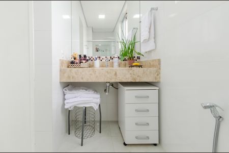 Apartamento à venda com 120m², 4 quartos e 2 vagasBanheiro suíte