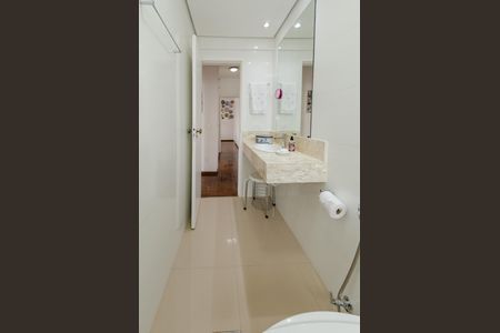 Apartamento à venda com 120m², 4 quartos e 2 vagasBanheiro social