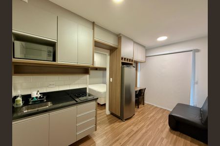 Sala  de apartamento para alugar com 1 quarto, 36m² em Jardim das Acacias, São Paulo
