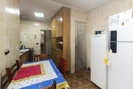 Casa à venda com 105m², 1 quarto e 2 vagas Casa à venda com 105m², 1 quarto e 2 vagasCozinha