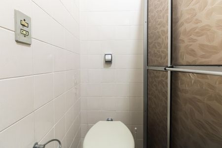 Banheiro  de casa à venda com 1 quarto, 105m² em Vila Carrão, São Paulo