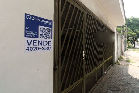 Casa à venda com 105m², 1 quarto e 2 vagas Casa à venda com 105m², 1 quarto e 2 vagasFachada