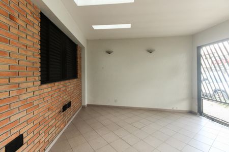 Casa à venda com 105m², 1 quarto e 2 vagas Casa à venda com 105m², 1 quarto e 2 vagasGaragem