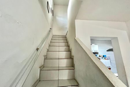 Escada de casa à venda com 3 quartos, 92m² em Vila do Encontro, São Paulo