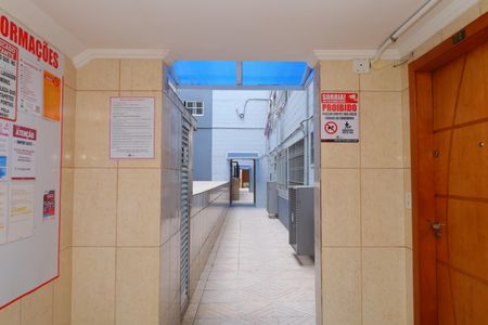 Apartamento para alugar com 56m², 2 quartos e 1 vagaÁrea comum - Saguão do prédio
