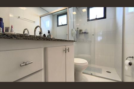 Apartamento à venda com 129m², 3 quartos e 4 vagas Apartamento à venda com 129m², 3 quartos e 4 vagasBanheiro da Suíte 2