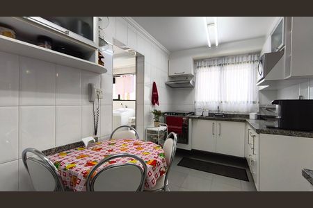Apartamento à venda com 129m², 3 quartos e 4 vagas Apartamento à venda com 129m², 3 quartos e 4 vagasCozinha