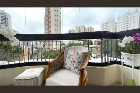 Apartamento à venda com 129m², 3 quartos e 4 vagas Apartamento à venda com 129m², 3 quartos e 4 vagasVaranda