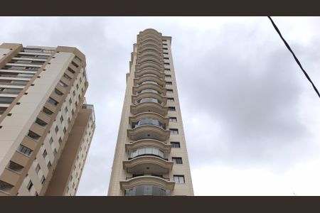 Apartamento à venda com 129m², 3 quartos e 4 vagas Apartamento à venda com 129m², 3 quartos e 4 vagasFachada