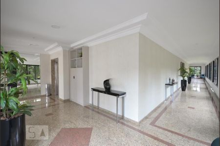 Apartamento à venda com 129m², 3 quartos e 4 vagas Apartamento à venda com 129m², 3 quartos e 4 vagasHall