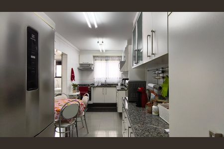Apartamento à venda com 129m², 3 quartos e 4 vagas Apartamento à venda com 129m², 3 quartos e 4 vagasCozinha
