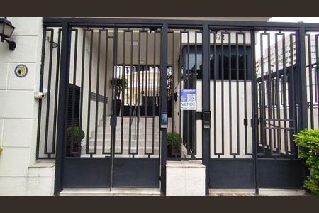 Apartamento à venda com 129m², 3 quartos e 4 vagas Apartamento à venda com 129m², 3 quartos e 4 vagasFachada + Plaquinha