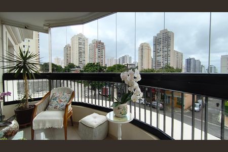 Apartamento à venda com 129m², 3 quartos e 4 vagas Apartamento à venda com 129m², 3 quartos e 4 vagasVaranda