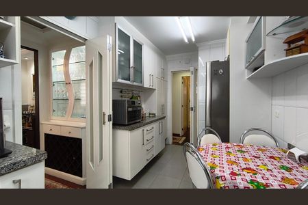 Apartamento à venda com 129m², 3 quartos e 4 vagas Apartamento à venda com 129m², 3 quartos e 4 vagasCozinha