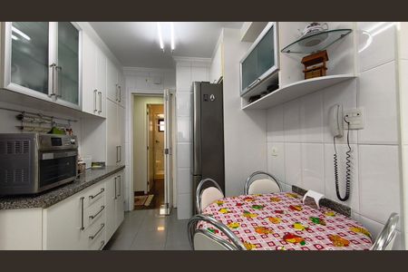 Apartamento à venda com 129m², 3 quartos e 4 vagas Apartamento à venda com 129m², 3 quartos e 4 vagasCozinha