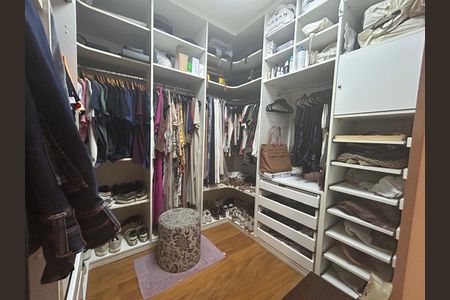 Casa à venda com 548m², 4 quartos e 6 vagas