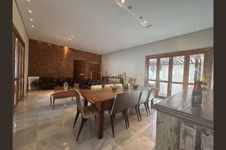 Casa à venda com 548m², 4 quartos e 6 vagas
