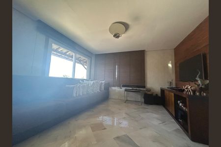 Casa à venda com 548m², 4 quartos e 6 vagas