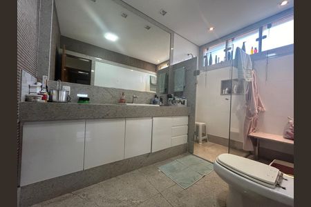 Casa à venda com 548m², 4 quartos e 6 vagas