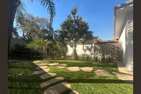 Casa à venda com 4 quartos, 548m² em Garças, Belo Horizonte