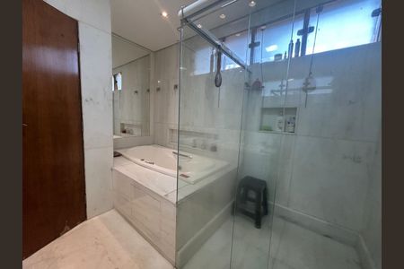 Casa à venda com 4 quartos, 548m² em Garças, Belo Horizonte