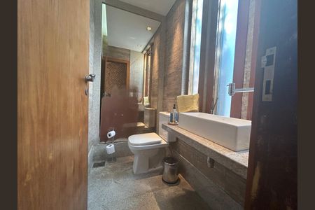 Casa à venda com 548m², 4 quartos e 6 vagas