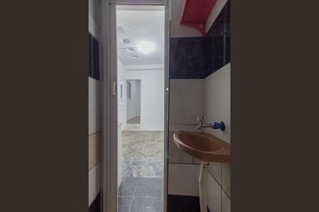 Banheiro  de casa para alugar com 1 quarto, 25m² em Vila Robertina, São Paulo