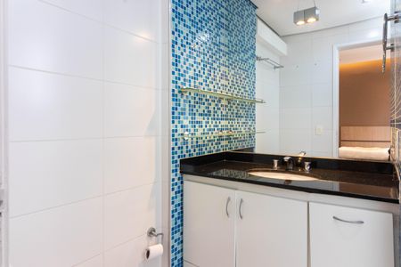 Apartamento à venda com 72m², 2 quartos e 2 vagasBanheiro da Suíte